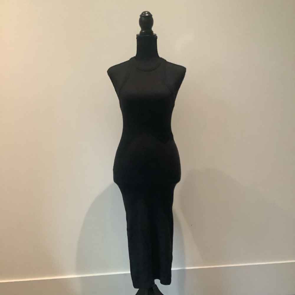 Zara Maxi dress is in perfect condition.